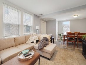 3007 N Ashland Ave-Unit -CH2 in Chicago, IL - Building Photo - Building Photo