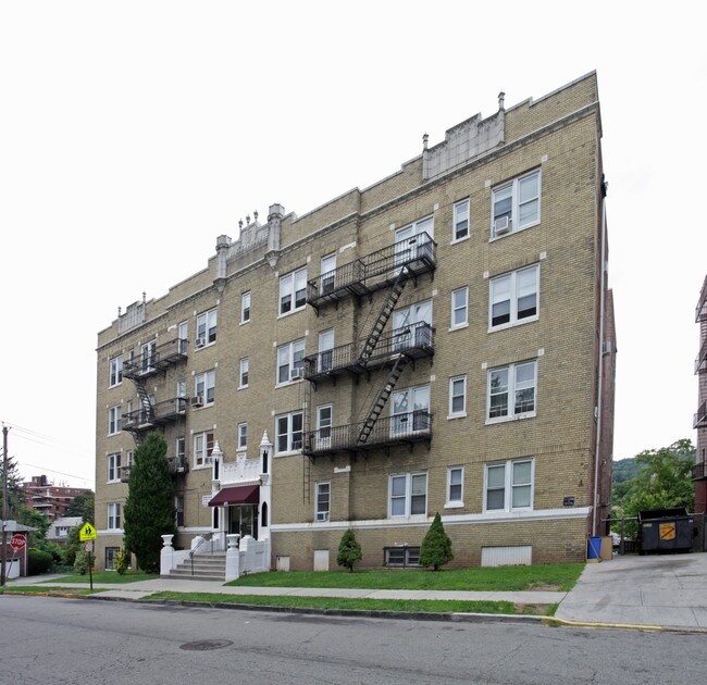 671 Lincoln in Orange, NJ - Foto de edificio - Building Photo