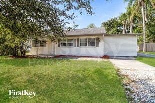 510 Connecticut Ave in St. Cloud, FL - Building Photo