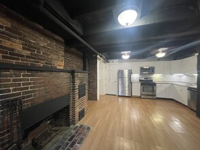 5 Champney Pl, Unit 1 in Boston, MA - Building Photo - Building Photo