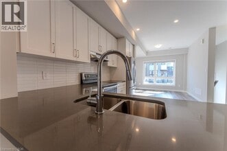 720 Grey St in Brantford, ON - Building Photo - Building Photo