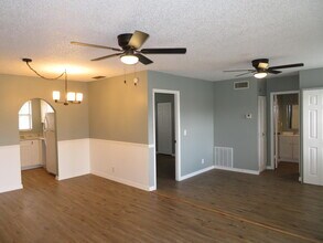 135 Lake Carol Dr in West Palm Beach, FL - Building Photo - Building Photo