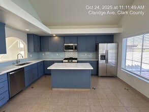 2546 Claridge Ave in Henderson, NV - Building Photo - Building Photo