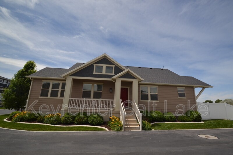 938 Rebecca View Dr in Midvale, UT - Building Photo