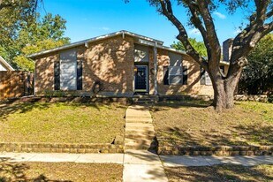 1805 Haymeadow in Carrollton, TX - Building Photo