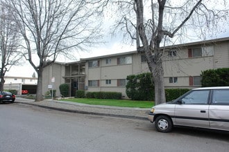 Cheri Lin Apartments in San Jose, CA - Building Photo - Building Photo