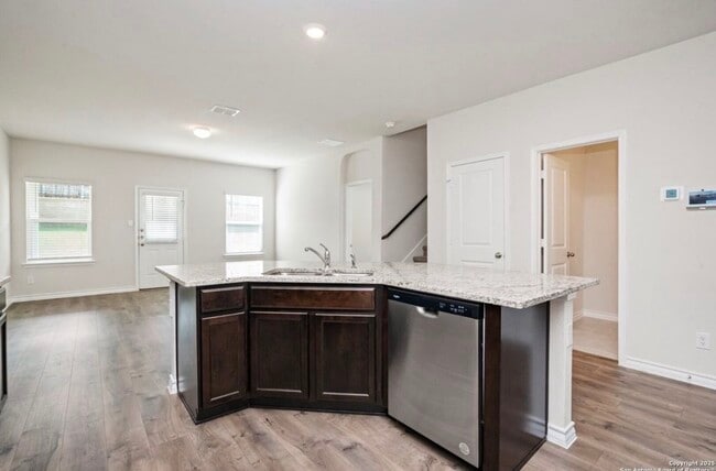 2926 Wentwood Run in San Antonio, TX - Building Photo - Building Photo