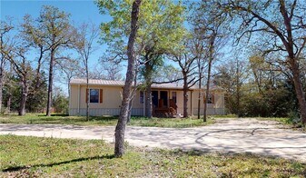 5585 Straub Rd, Unit 102 in College Station, TX - Building Photo