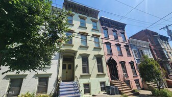 11 Elm St in Albany, NY - Building Photo