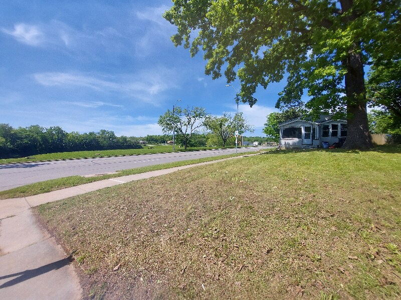 4644 Agnes Ave in Kansas City, MO - Building Photo