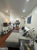 1324 Pine St, Unit 3F in Philadelphia, PA - Building Photo