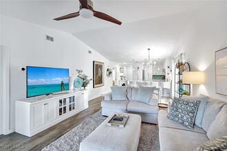 1100 Sarah Jean Cir in Naples, FL - Building Photo - Building Photo