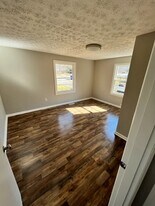 1701 Catherine Dr in Bowling Green, KY - Building Photo