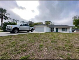 9221 Buckingham Rd in Ft. Myers, FL - Building Photo