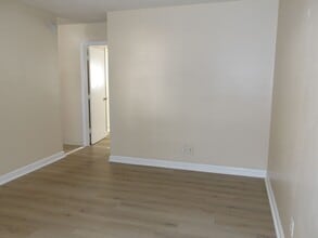 4012 Southern Pkwy in Louisville, KY - Building Photo - Building Photo