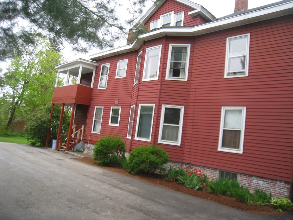 26 Prospect St in Waterville, ME - Foto de edificio