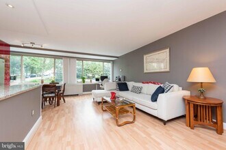 1210 N Taft St-Unit -310 in Arlington, VA - Building Photo - Building Photo