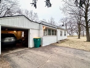 512 Grand St in Portage, MI - Foto de edificio - Building Photo