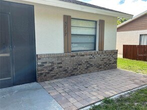 5717 Deer Hollow Trail in Sarasota, FL - Building Photo - Building Photo