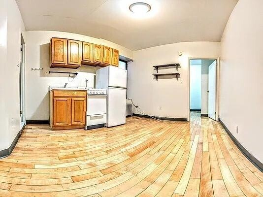 property at 328 E 14th St
