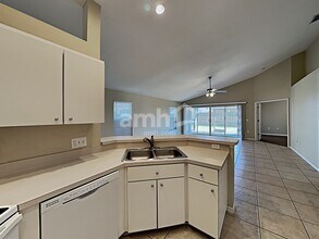 4905 70th St E in Palmetto, FL - Building Photo - Building Photo