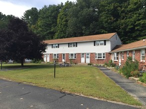 Foxridge Apartments in Barkhamsted, CT - Building Photo - Building Photo