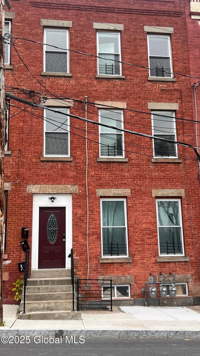 property at 15 Delaware St