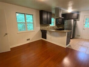 2139 Trailwood Rd in Decatur, GA - Building Photo - Building Photo