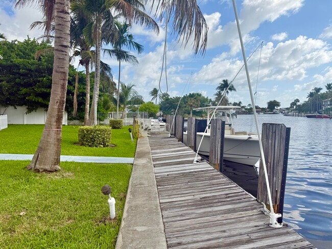 199 E McNab Rd in Pompano Beach, FL - Building Photo - Building Photo