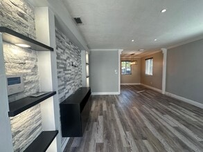 1166 W 24th St in Hialeah, FL - Building Photo - Building Photo