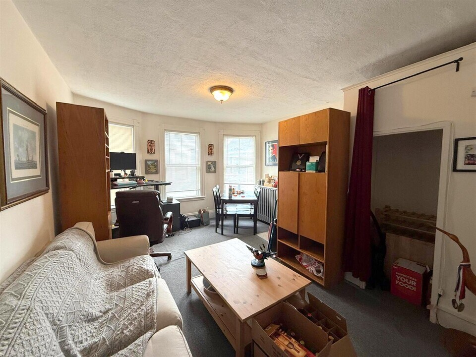 46 Meacham Rd, Unit 2 in Somerville, MA - Building Photo