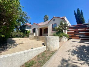 4615 Terrace Dr in San Diego, CA - Building Photo - Building Photo