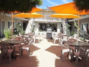 CHADRON 2 in Gardena, CA - Foto de edificio - Building Photo