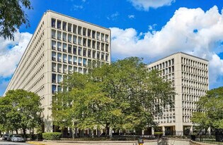 1450 E 55th Pl in Chicago, IL - Building Photo