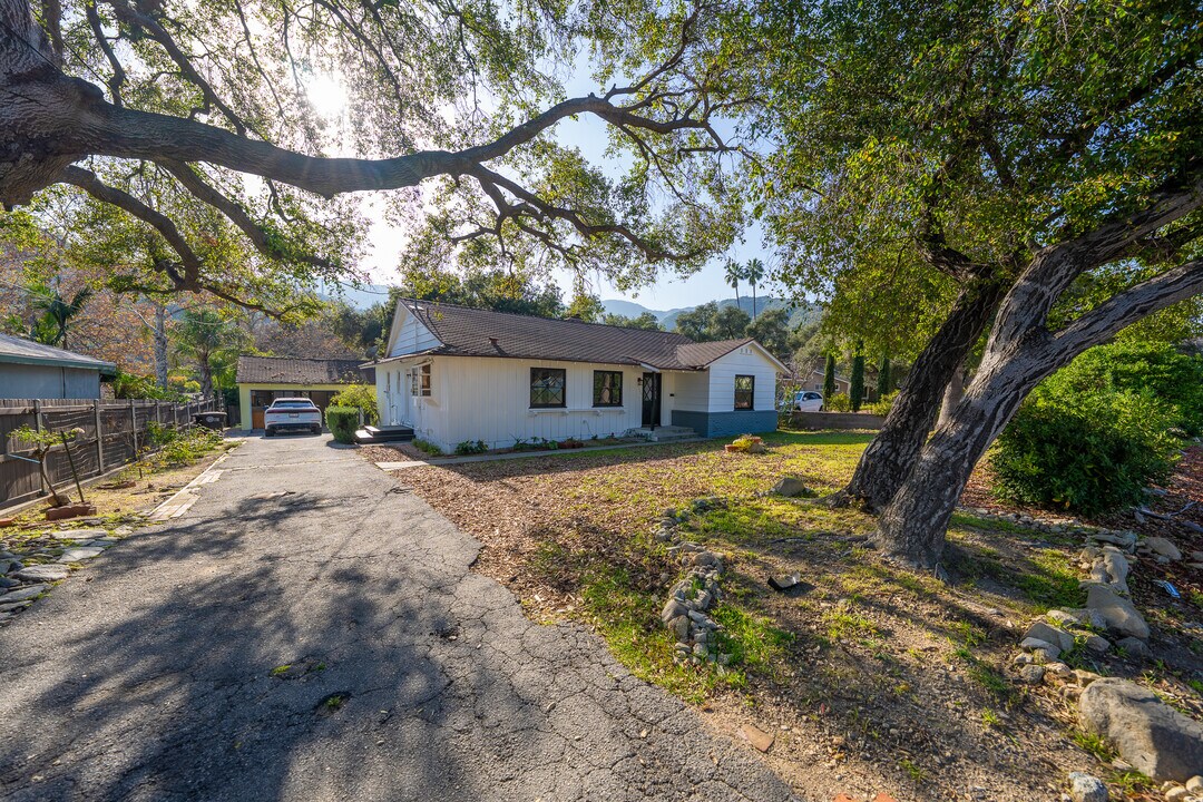 3106 Honolulu Ave in Glendale, CA - Building Photo