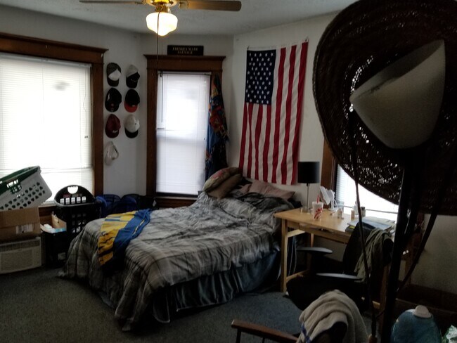 124 Fayette St in Morgantown, WV - Building Photo - Building Photo