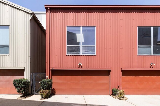 823 Saulnier St in Houston, TX - Building Photo - Building Photo