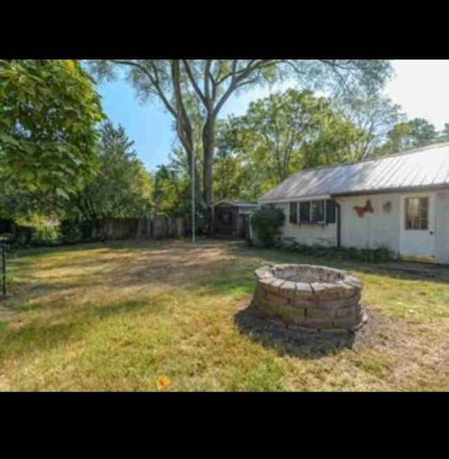 2236 Regent St in Kalamazoo, MI - Building Photo - Building Photo