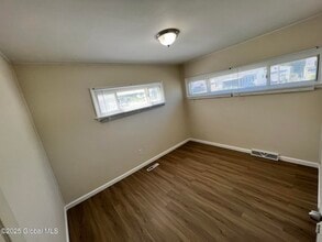 12 Carpenter Dr in Schenectady, NY - Building Photo - Building Photo