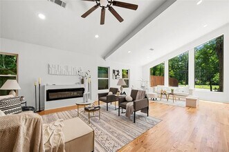 2155 Venetian Dr SW in Atlanta, GA - Building Photo - Building Photo