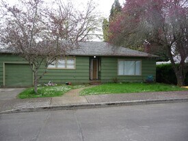 3220 Doughton St S in Salem, OR - Building Photo
