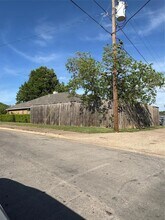 5824 Emrose Terrace in Dallas, TX - Foto de edificio - Building Photo