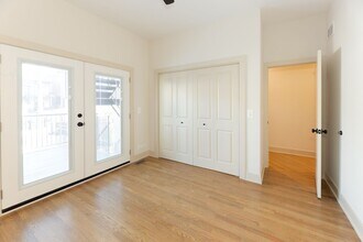 1320 W Diversey Pky, Unit 1C in Chicago, IL - Building Photo - Building Photo