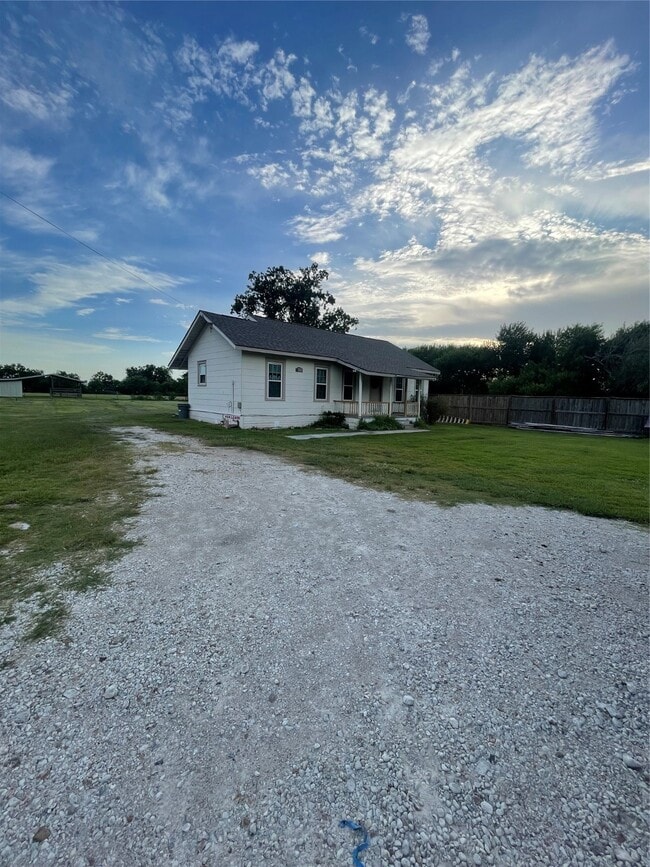 4457 County Rd 537 in Alvin, TX - Building Photo - Building Photo