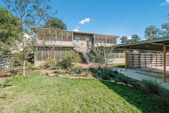 442 E Huisache Ave in San Antonio, TX - Building Photo - Building Photo