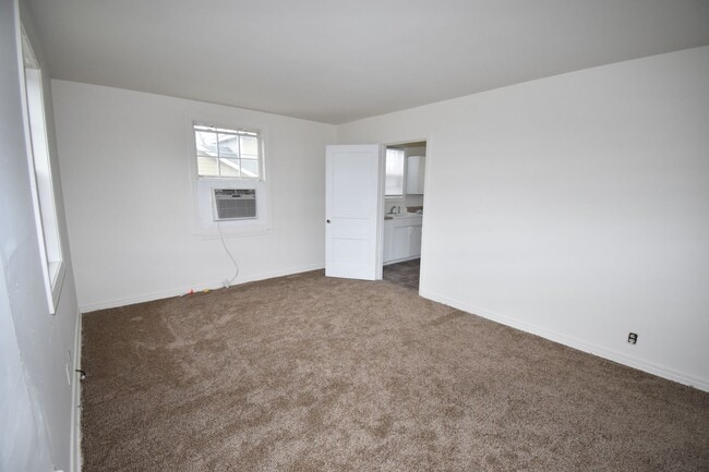 948 E Happy Hollow Dr in Clarksville, TN - Building Photo - Building Photo