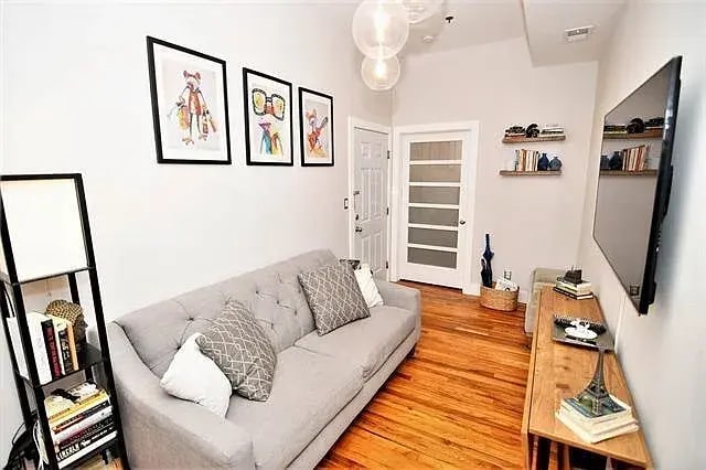 512 1st St in Hoboken, NJ - Foto de edificio - Building Photo