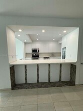5055 Collins Ave in Miami Beach, FL - Building Photo - Building Photo
