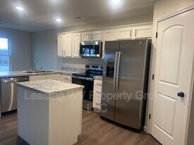 71 Christian Ct in Hurricane, WV - Building Photo