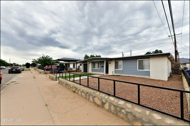 property at 10565 Murphy St